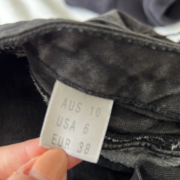 High rise shorts - Picture 3 of 3